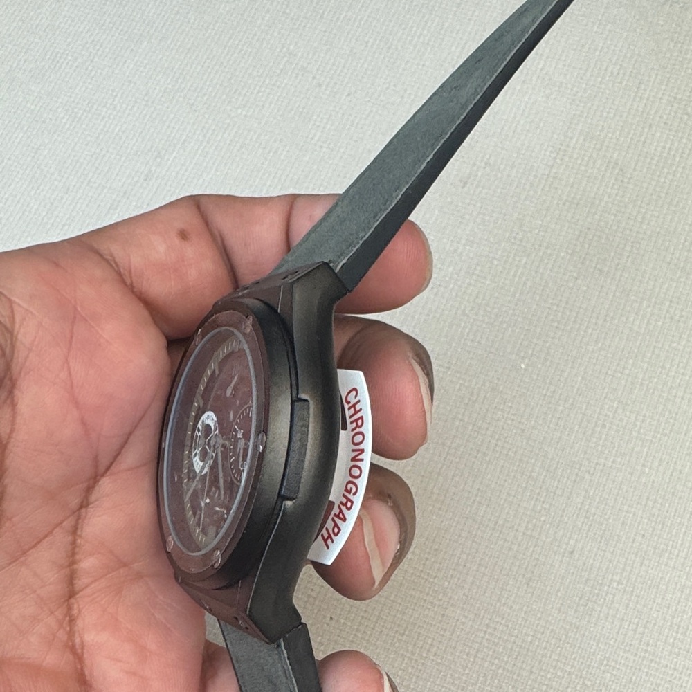 Black and Gray Chronograph Watch - Picture 5 of 6